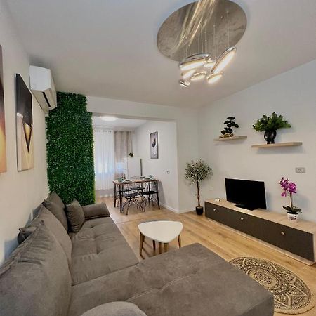 Pine Apartment Тирана Екстериор снимка