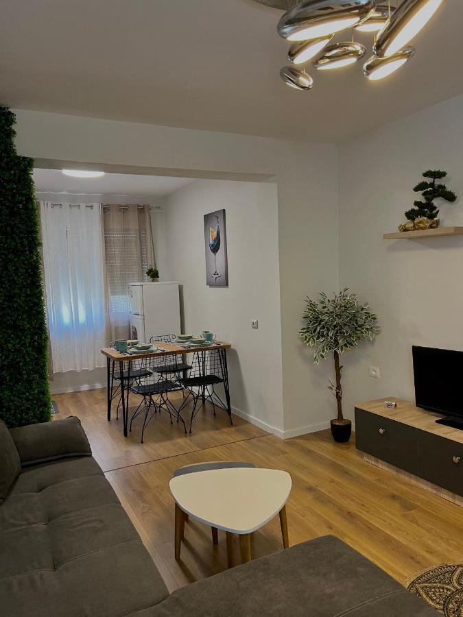 Pine Apartment Тирана Екстериор снимка