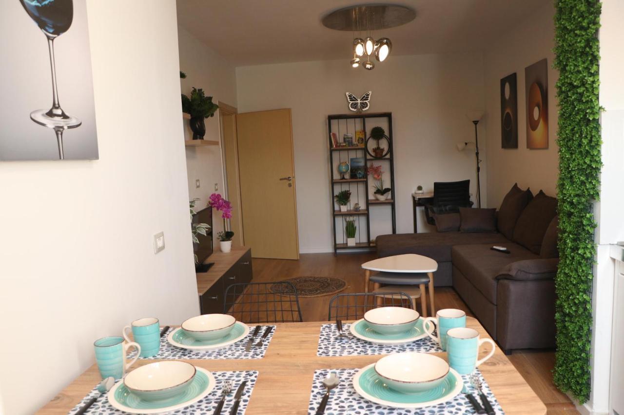 Pine Apartment Тирана Екстериор снимка