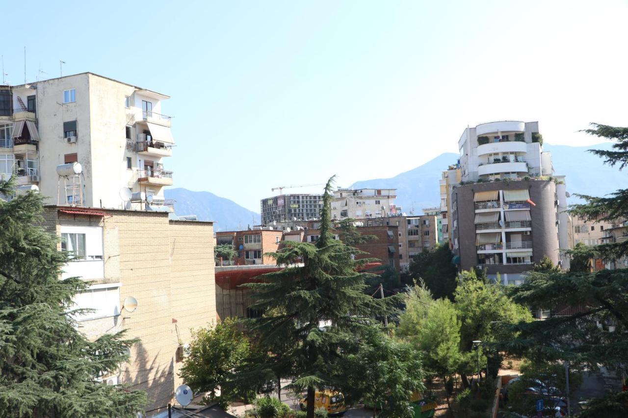 Pine Apartment Тирана Екстериор снимка