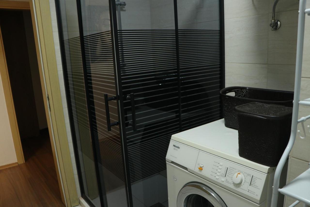 Pine Apartment Тирана Екстериор снимка