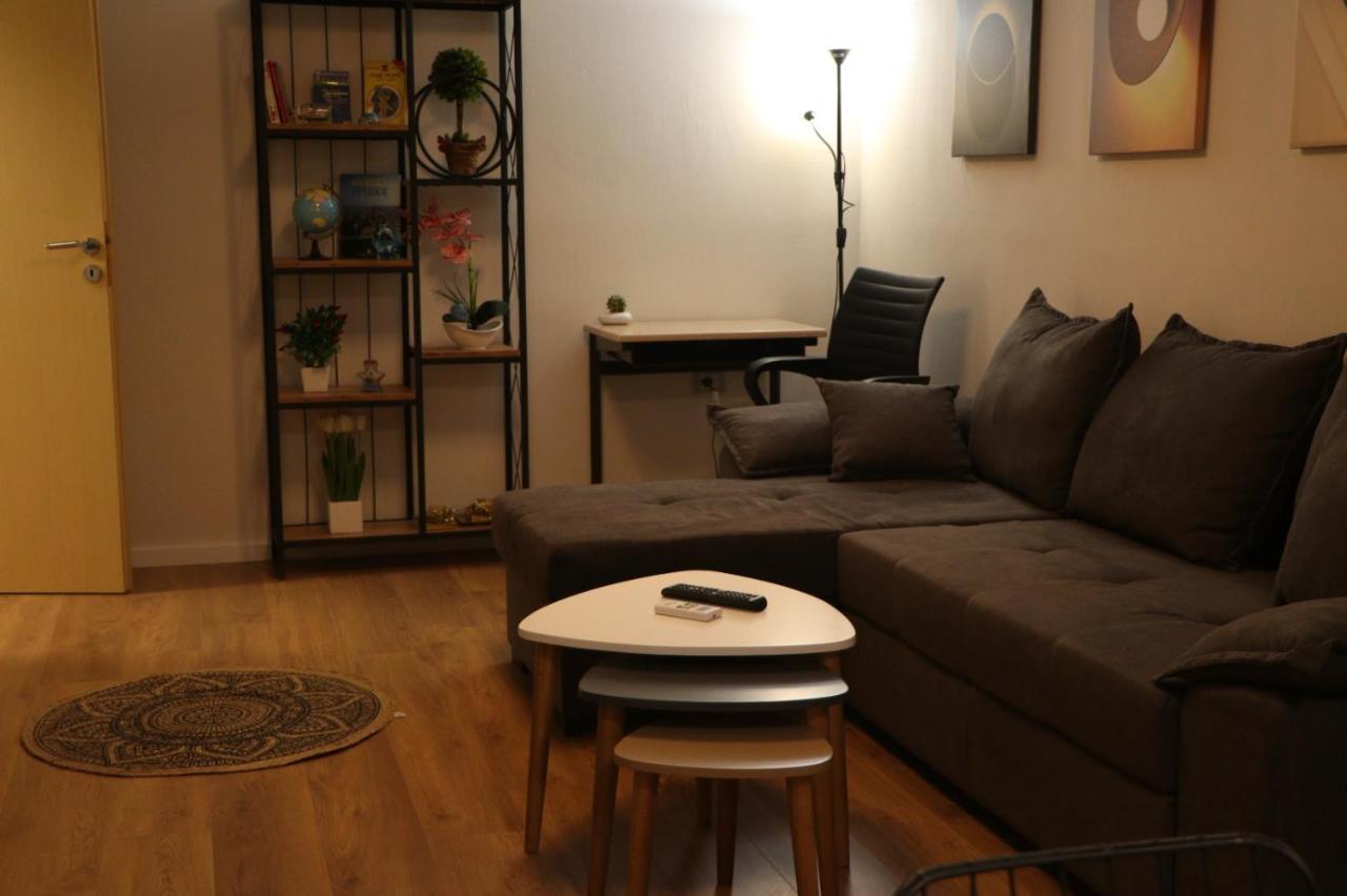 Pine Apartment Тирана Екстериор снимка